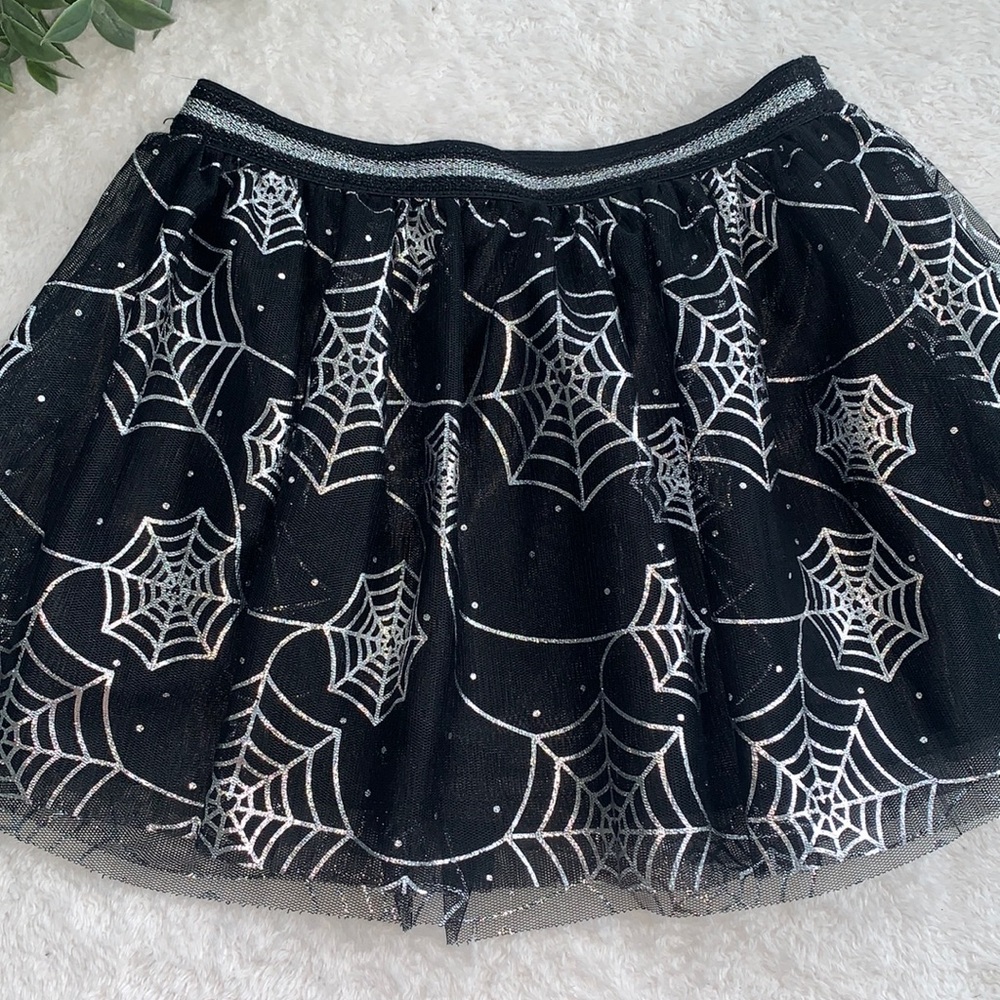 Celebrate Halloween Black Spider Web Skirt 6/6X EUC Tulle Silver Webs